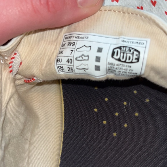 Hey Dude Wendy Hearts women’s size 9 wide - Picture 5 of 5